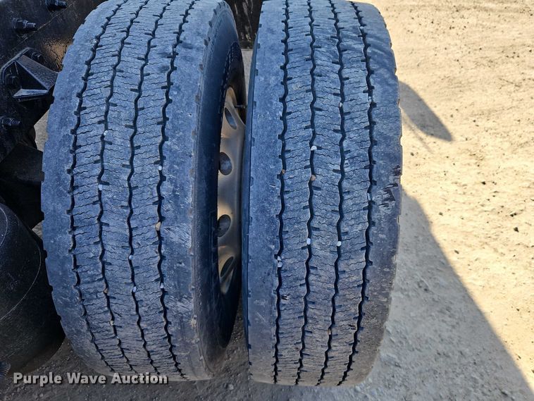 image for item EO7020 2011 Kenworth T660 semi truck