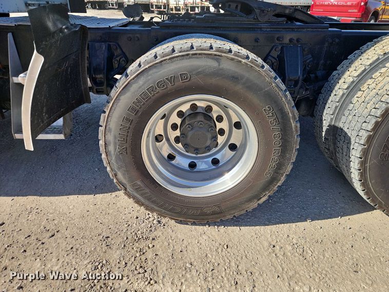 image for item EO7020 2011 Kenworth T660 semi truck