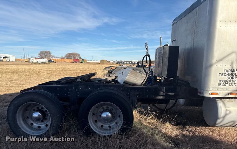 image for item EP2710 1986 Peterbilt 359 semi truck