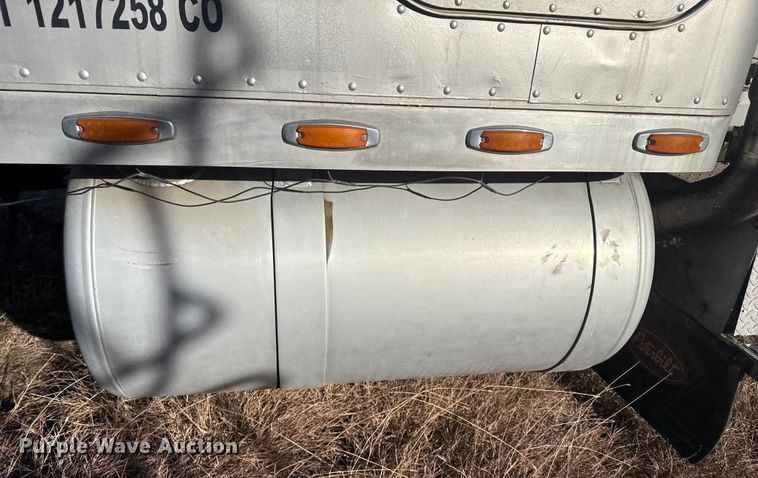 image for item EP2710 1986 Peterbilt 359 semi truck