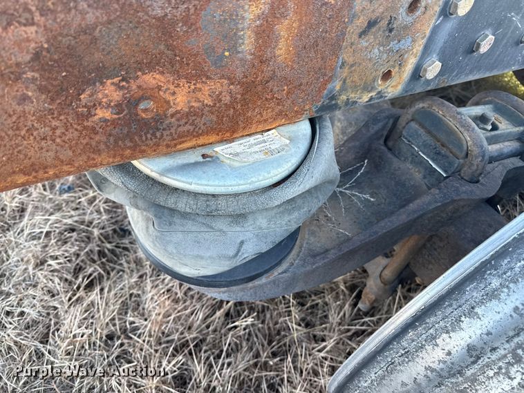 image for item EP2710 1986 Peterbilt 359 semi truck