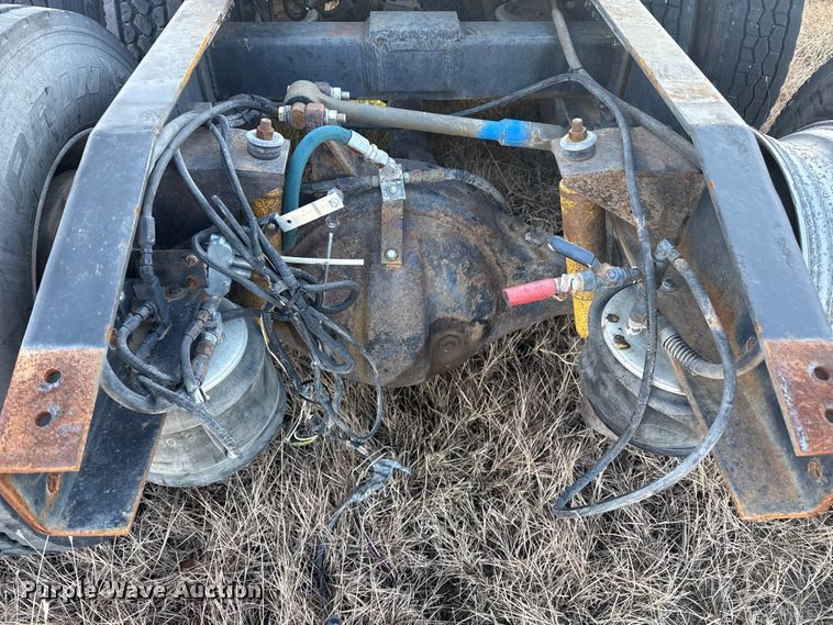 image for item EP2710 1986 Peterbilt 359 semi truck