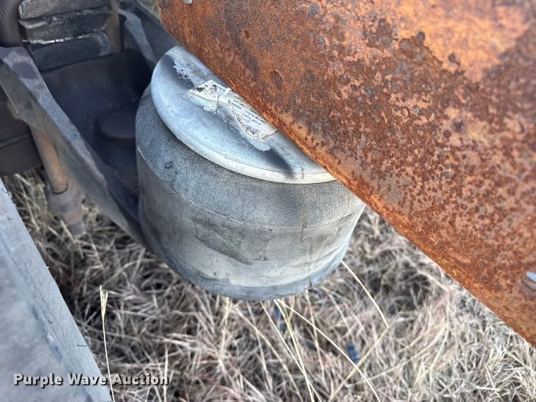 image for item EP2710 1986 Peterbilt 359 semi truck