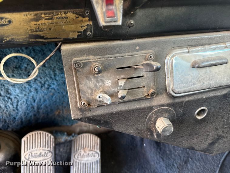 image for item EP2710 1986 Peterbilt 359 semi truck