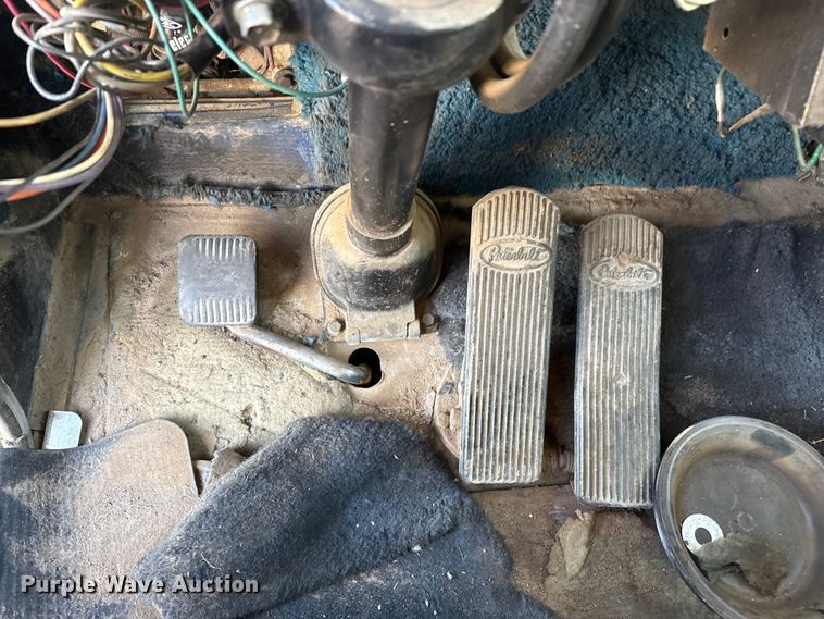 image for item EP2710 1986 Peterbilt 359 semi truck