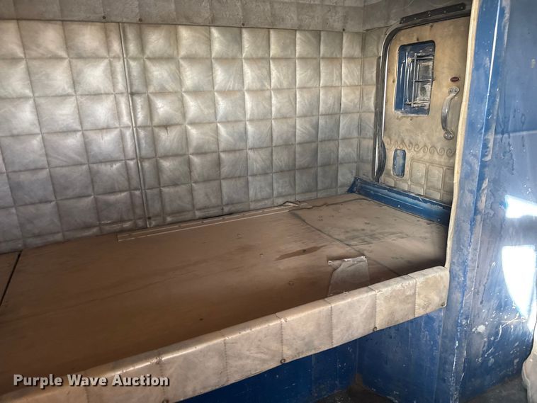 image for item EP2710 1986 Peterbilt 359 semi truck