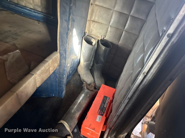 image for item EP2710 1986 Peterbilt 359 semi truck