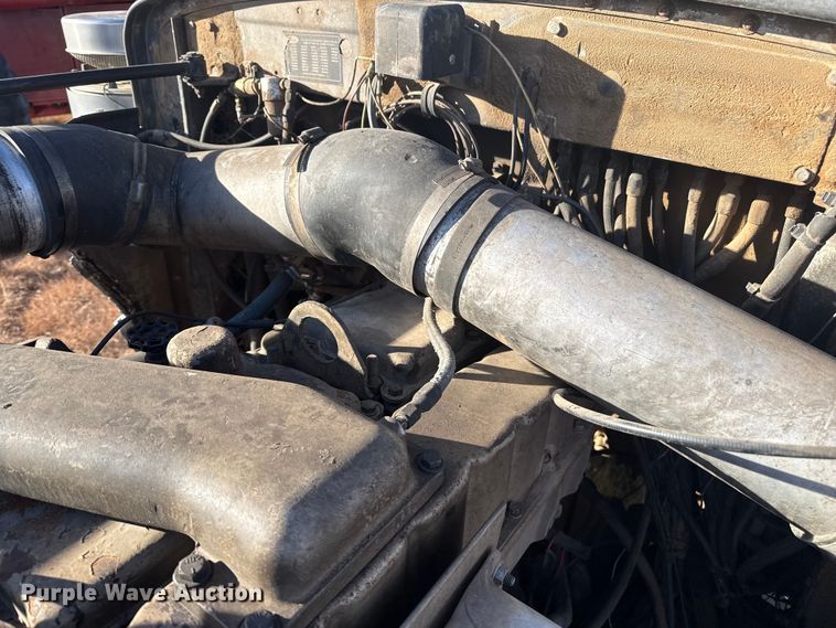 image for item EP2710 1986 Peterbilt 359 semi truck