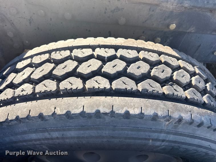 image for item EP2710 1986 Peterbilt 359 semi truck