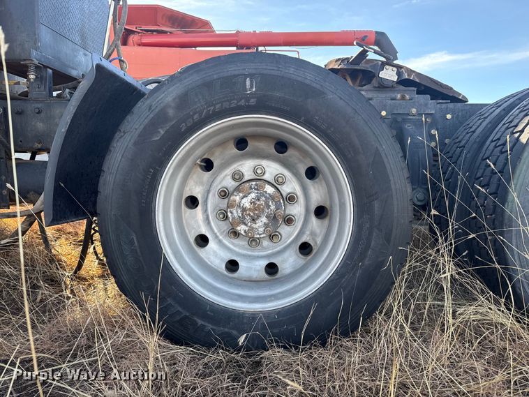 image for item EP2710 1986 Peterbilt 359 semi truck