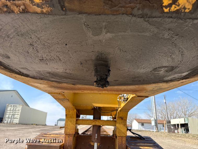 image for item EP2994 2013 Witzco RG-35 lowboy equipment trailer