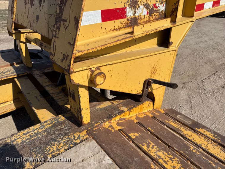 image for item EP2994 2013 Witzco RG-35 lowboy equipment trailer