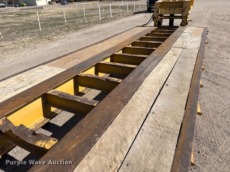 image for item EP2994 2013 Witzco RG-35 lowboy equipment trailer