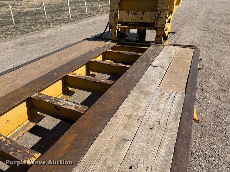 image for item EP2994 2013 Witzco RG-35 lowboy equipment trailer