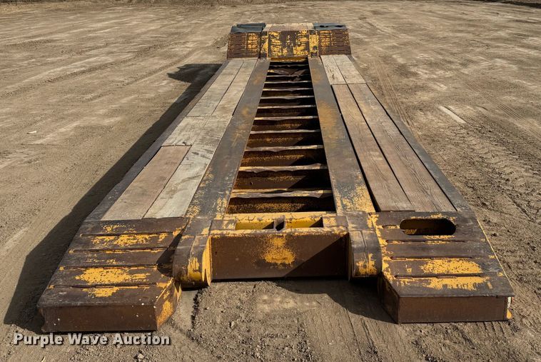 image for item EP2994 2013 Witzco RG-35 lowboy equipment trailer