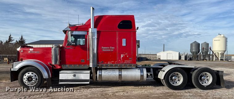 image for item EP2995 2005 Western Star 4900 semi truck