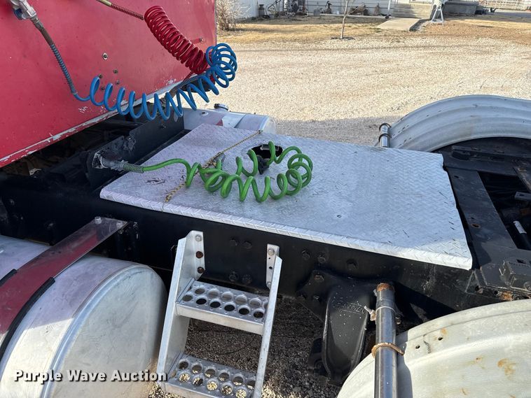 image for item EP2995 2005 Western Star 4900 semi truck