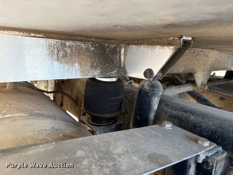 image for item EP2995 2005 Western Star 4900 semi truck