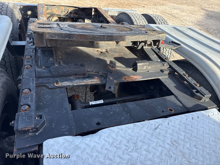 image for item EP2995 2005 Western Star 4900 semi truck