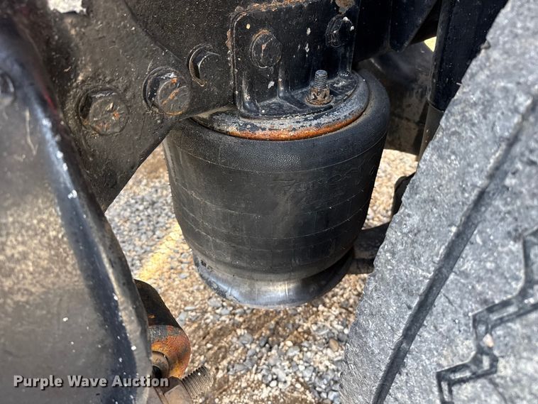 image for item EP2995 2005 Western Star 4900 semi truck