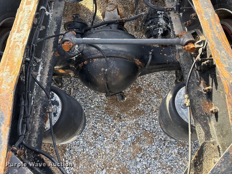 image for item EP2995 2005 Western Star 4900 semi truck