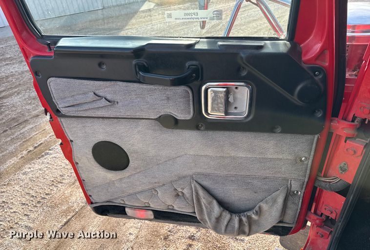 image for item EP2995 2005 Western Star 4900 semi truck