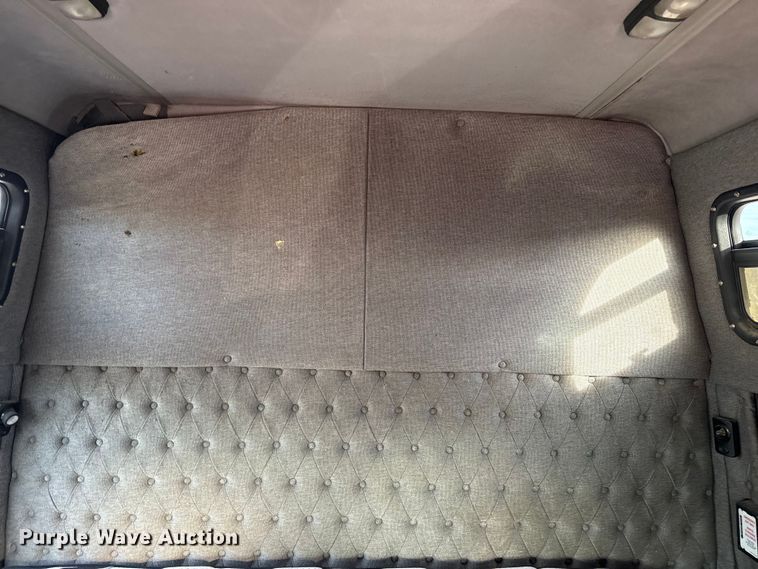 image for item EP2995 2005 Western Star 4900 semi truck