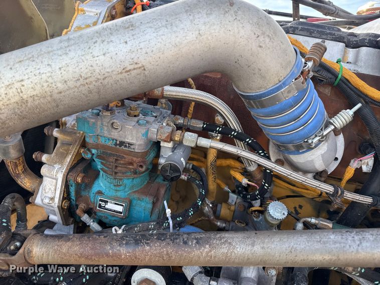 image for item EP2995 2005 Western Star 4900 semi truck