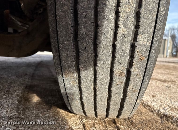 image for item EP2995 2005 Western Star 4900 semi truck