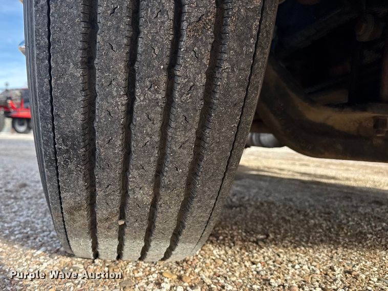 image for item EP2995 2005 Western Star 4900 semi truck