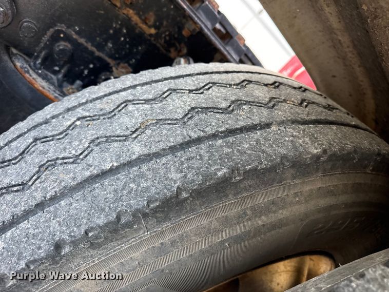 image for item EP2995 2005 Western Star 4900 semi truck