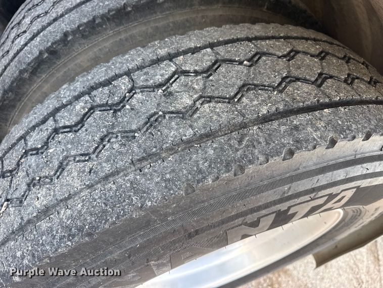 image for item EP2995 2005 Western Star 4900 semi truck