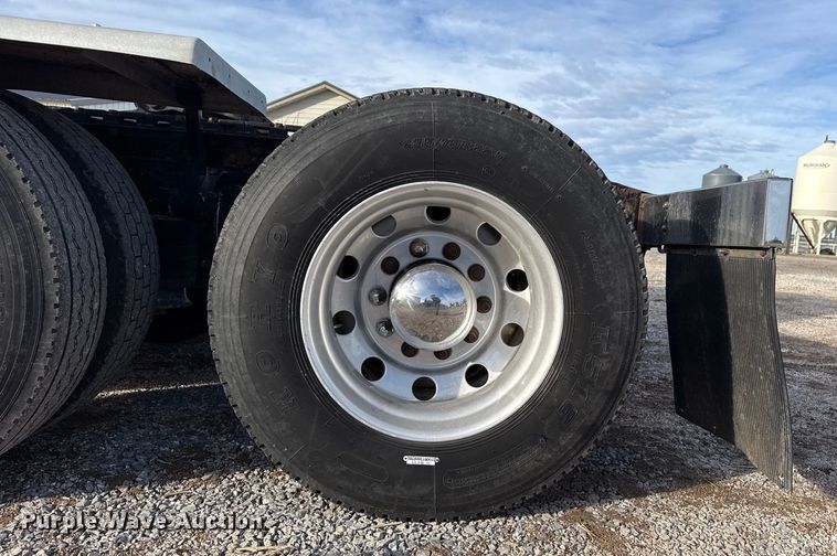 image for item EP2995 2005 Western Star 4900 semi truck