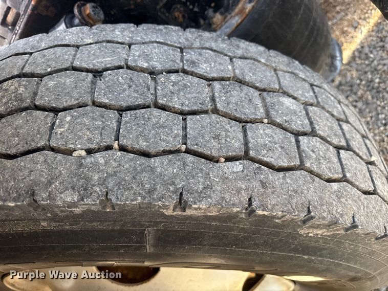 image for item EP2995 2005 Western Star 4900 semi truck