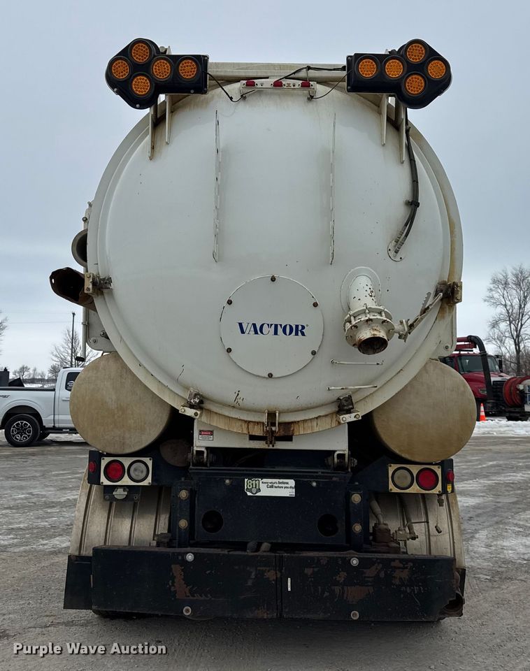image for item ER0407 1999 International 4900 sewer jetter truck