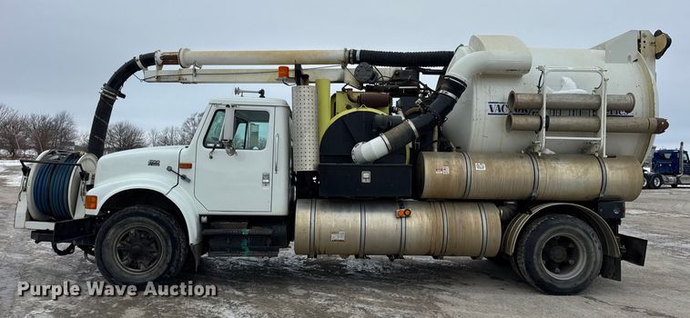image for item ER0407 1999 International 4900 sewer jetter truck