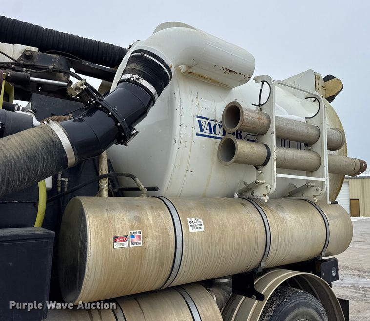 image for item ER0407 1999 International 4900 sewer jetter truck