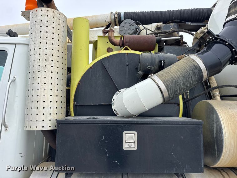 image for item ER0407 1999 International 4900 sewer jetter truck