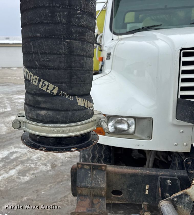 image for item ER0407 1999 International 4900 sewer jetter truck