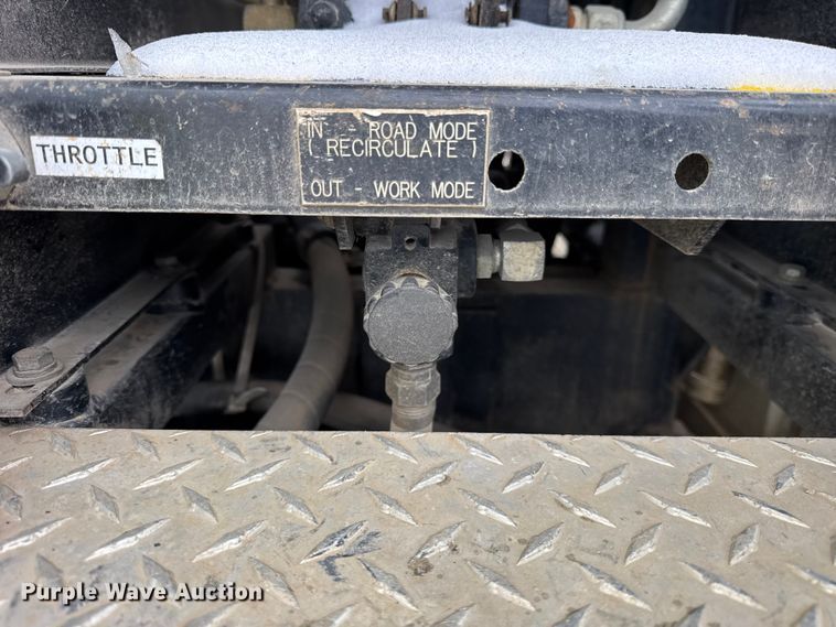 image for item ER0407 1999 International 4900 sewer jetter truck