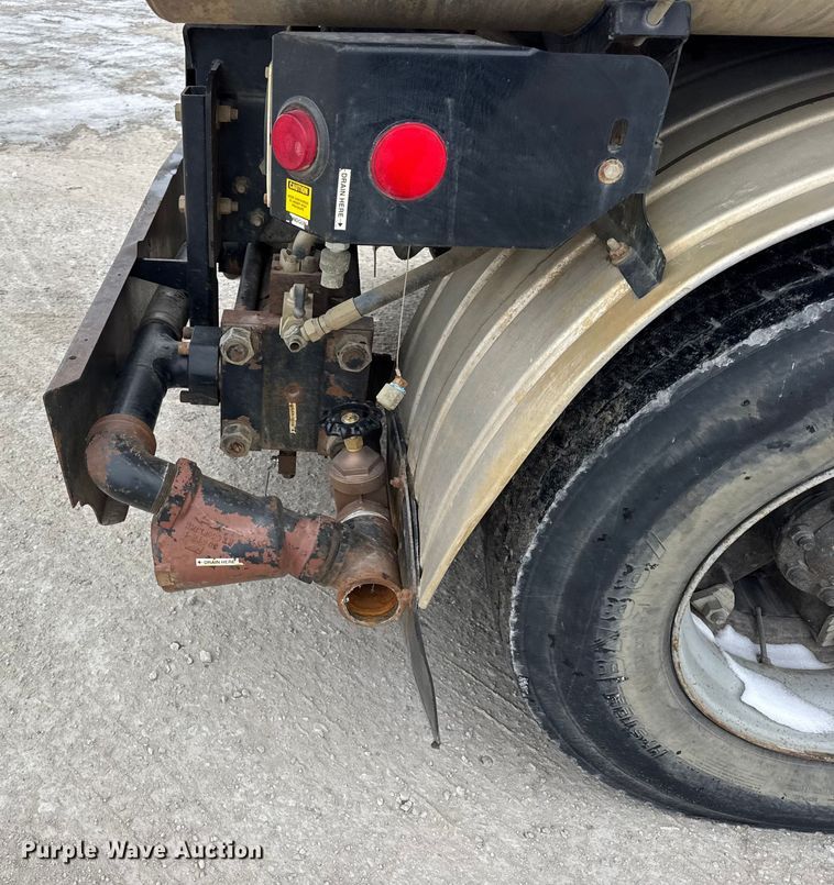 image for item ER0407 1999 International 4900 sewer jetter truck