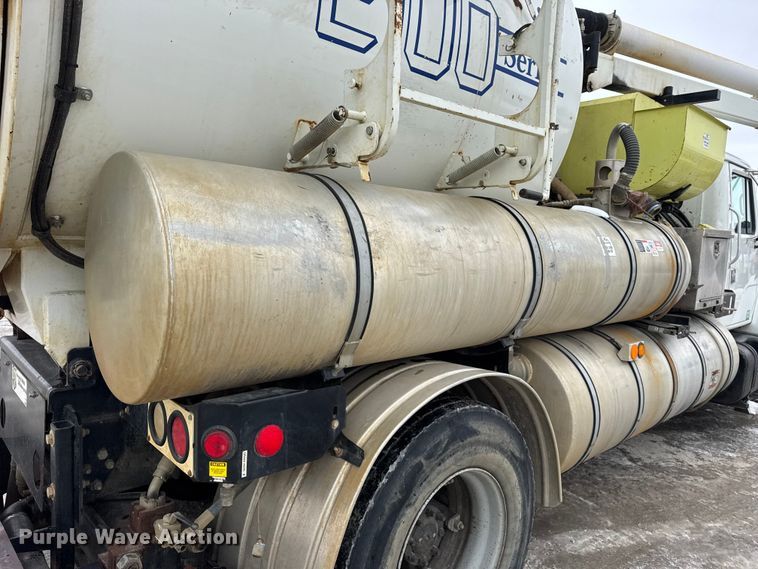 image for item ER0407 1999 International 4900 sewer jetter truck