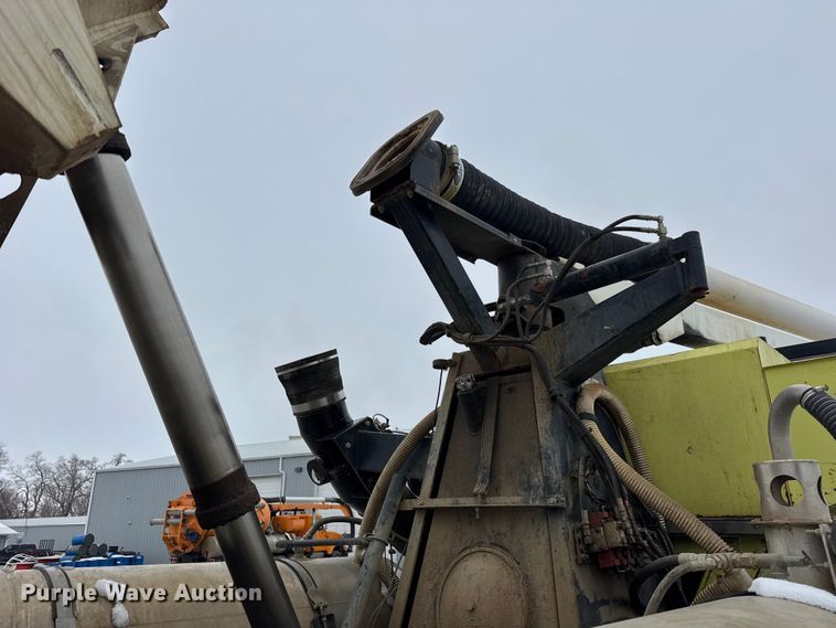 image for item ER0407 1999 International 4900 sewer jetter truck