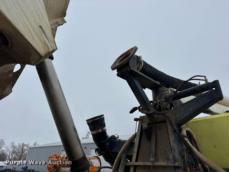 image for item ER0407 1999 International 4900 sewer jetter truck