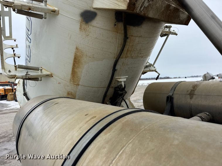 image for item ER0407 1999 International 4900 sewer jetter truck