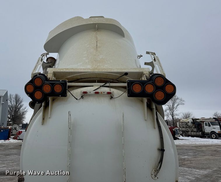 image for item ER0407 1999 International 4900 sewer jetter truck