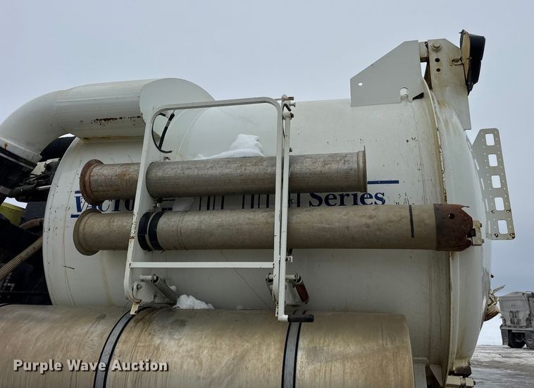 image for item ER0407 1999 International 4900 sewer jetter truck