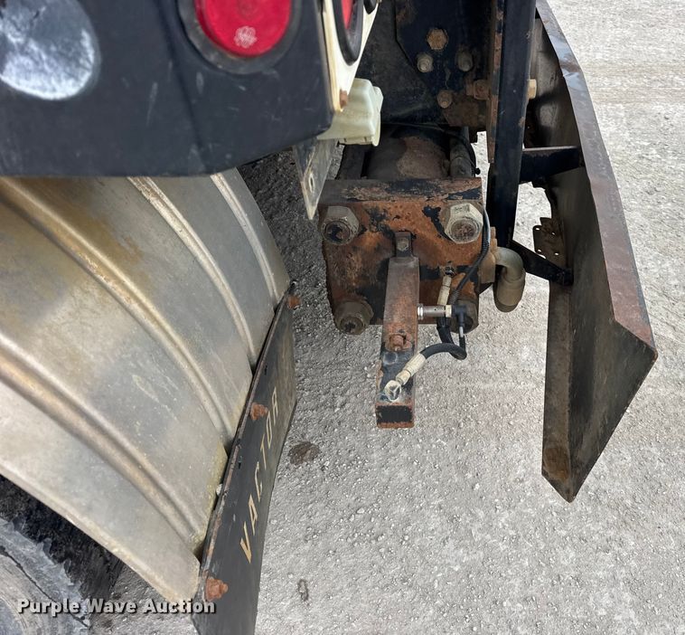 image for item ER0407 1999 International 4900 sewer jetter truck