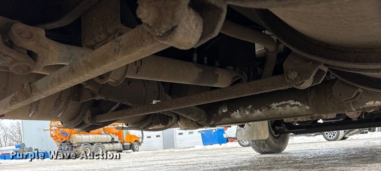 image for item ER0407 1999 International 4900 sewer jetter truck