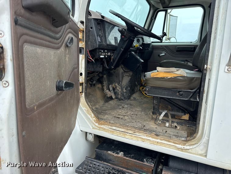 image for item ER0407 1999 International 4900 sewer jetter truck